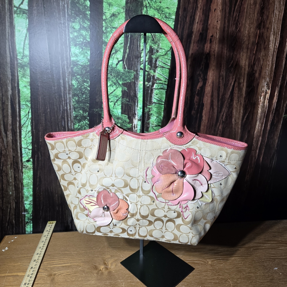 Coach Stylish Pink and Cream Women's Tote Bag